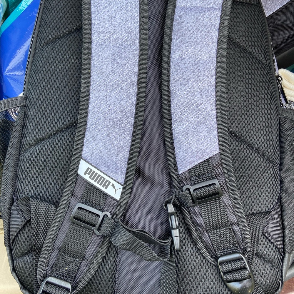 ๐ฅ๐๐ฅณPUMA Party! Backpack w Bonus Socks! - Picture 4 of 8